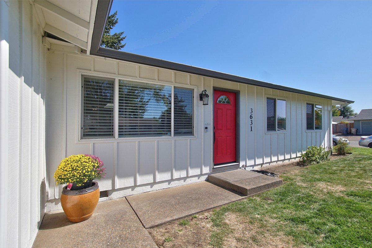 3631meadowviewstreetse_004