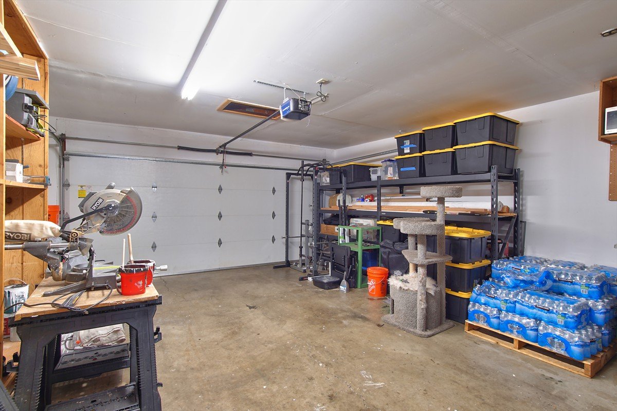 3631meadowviewstreetse_020