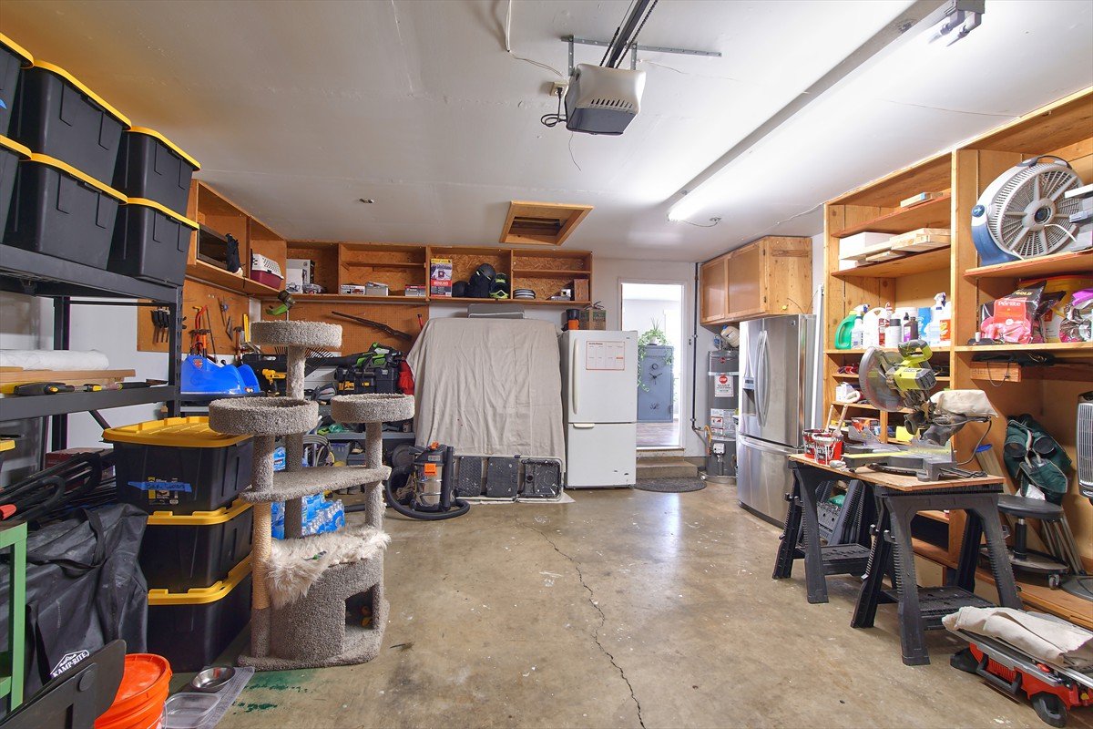 3631meadowviewstreetse_022