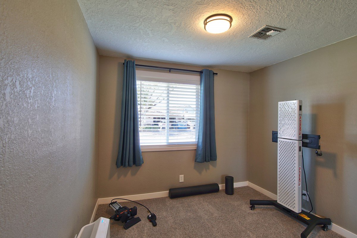 3631meadowviewstreetse_033