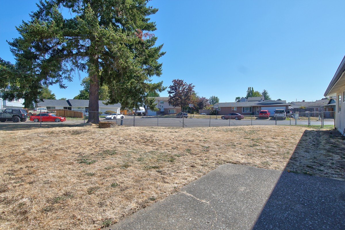 3631meadowviewstreetse_039