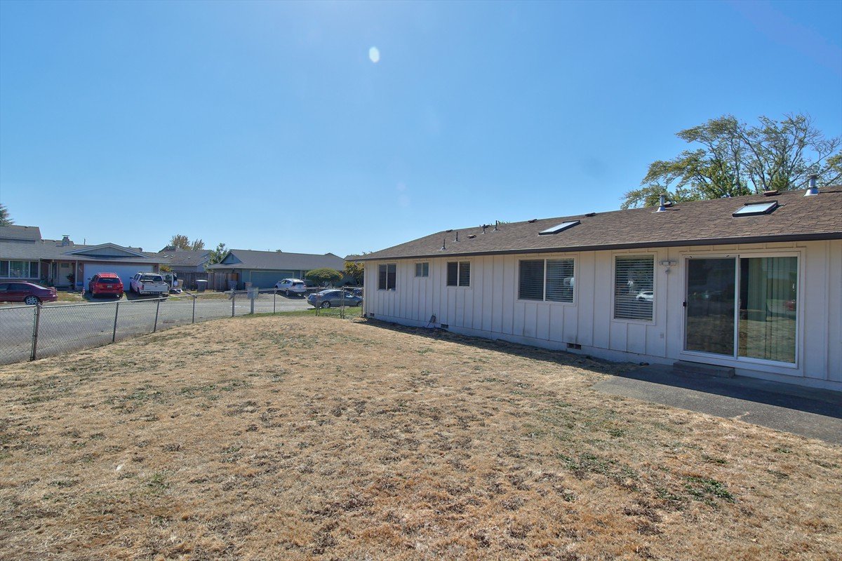 3631meadowviewstreetse_041