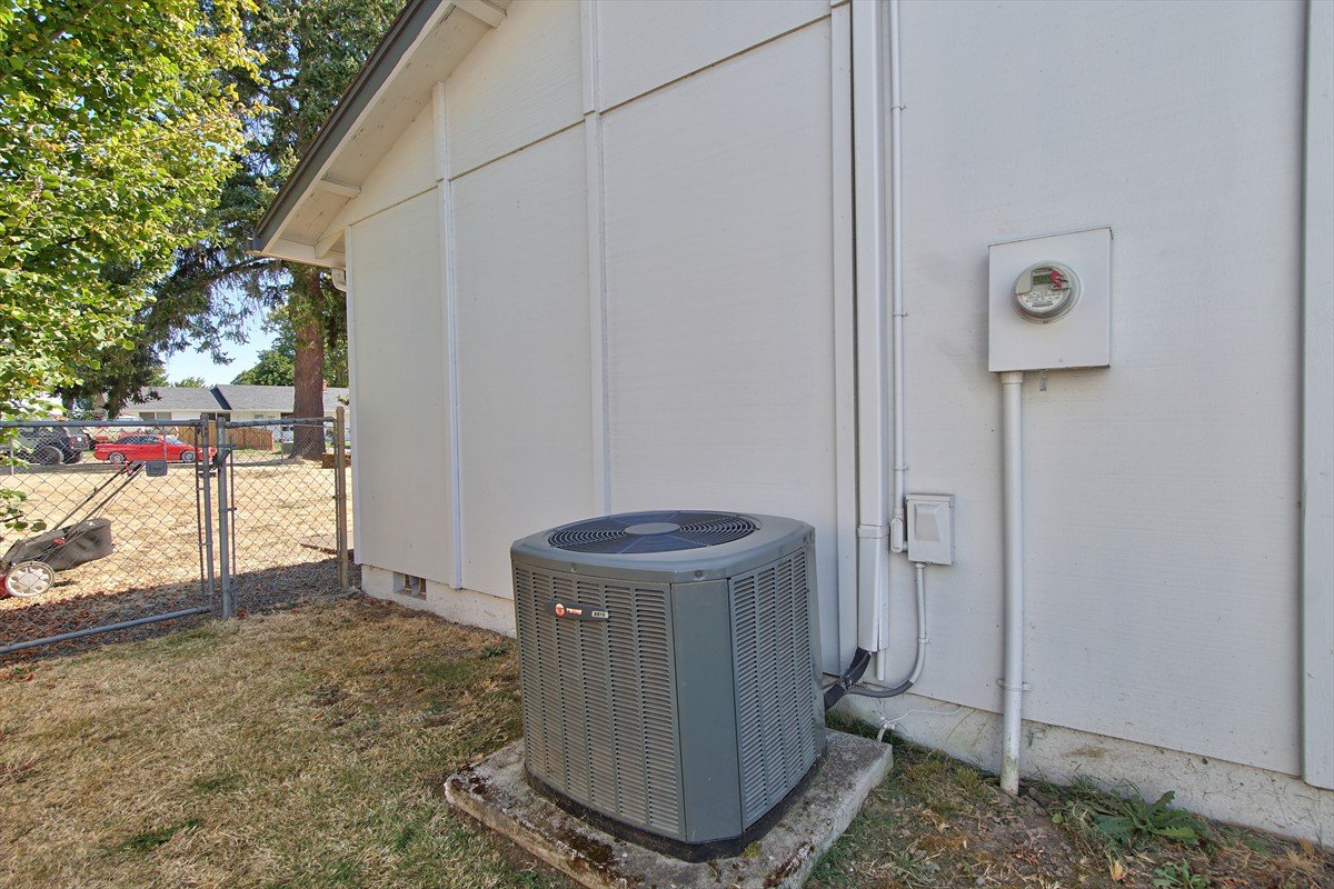 3631meadowviewstreetse_042