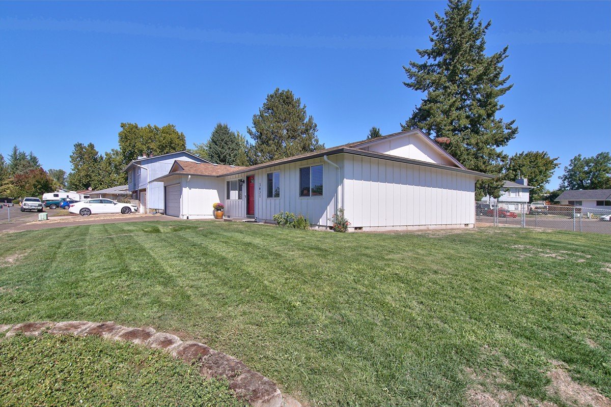 3631meadowviewstreetse_044