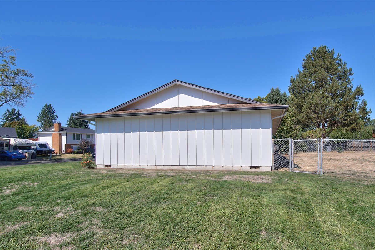 3631meadowviewstreetse_045