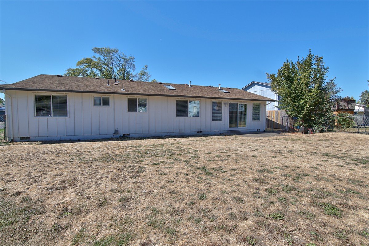 3631meadowviewstreetse_048