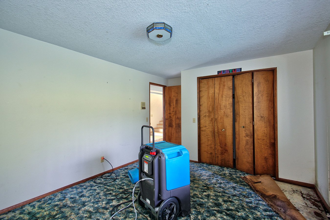0045_8525swcedarcreststreet